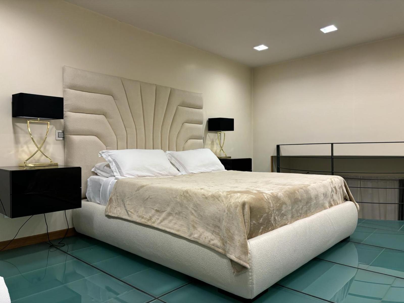 Modern Suite/loft Apartment